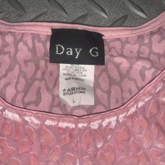 Pink flower velvet top - Picture 5 of 5